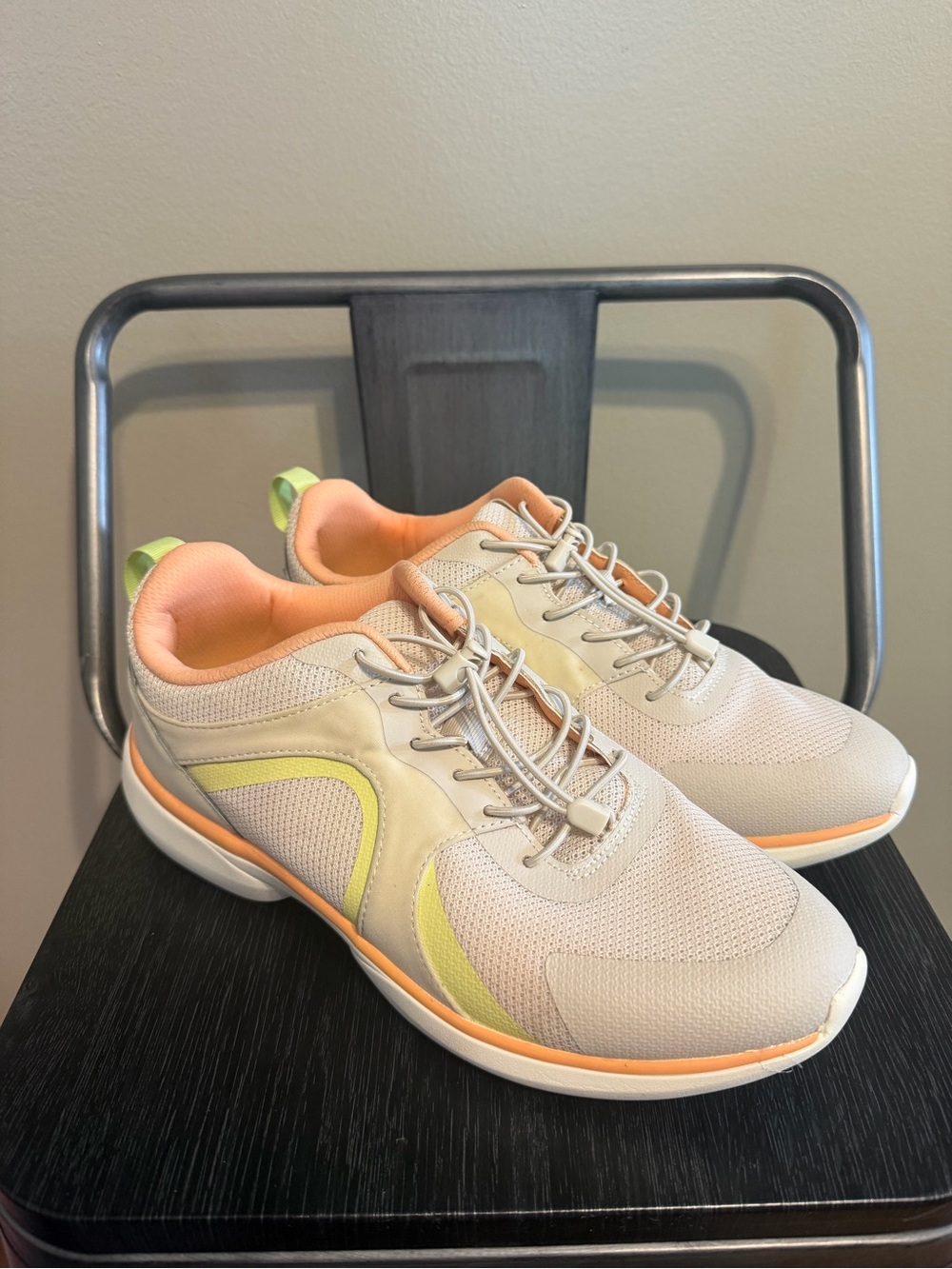 Vionic Olessa Lace-Up Walking Sneakers Peach Sage Green Size 7.5
